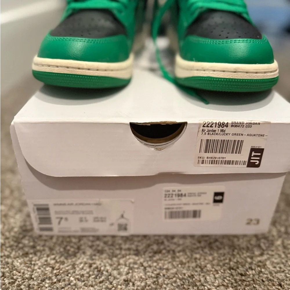 Jordan High-Top Sneakers in Green and Black - Picture 6 of 6